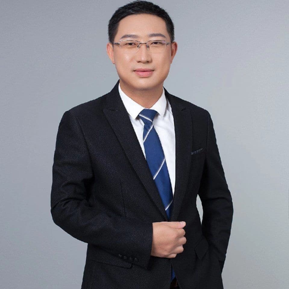 何嘉志律师头像